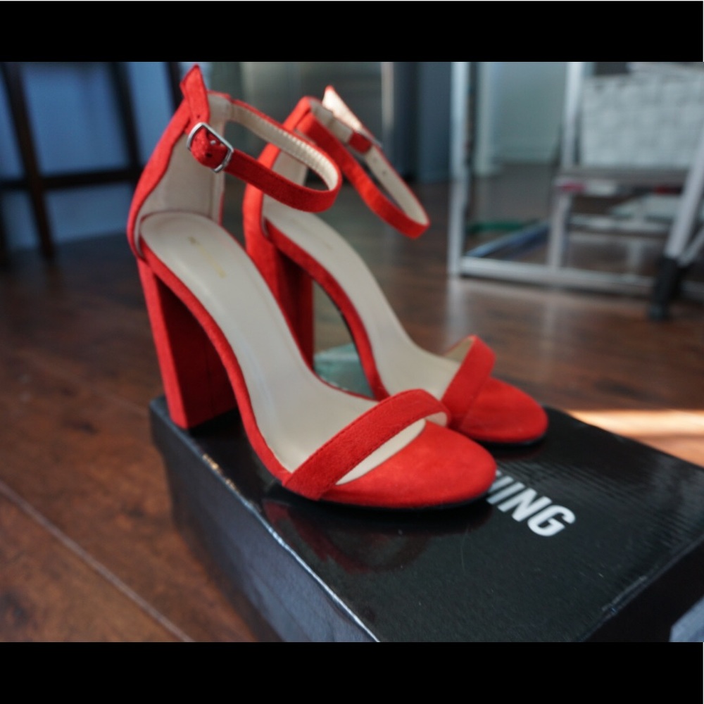 🚨FINAL⬇️50% OFF🔷🔶NEW W BOX-RED SUEDE HEEL-SZ 5